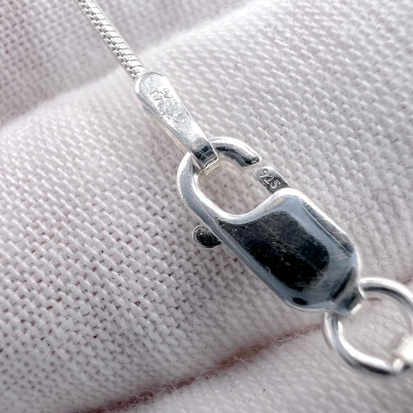 .925 Sterling Silver Clover Cz Necklace - Picture 13 of 17